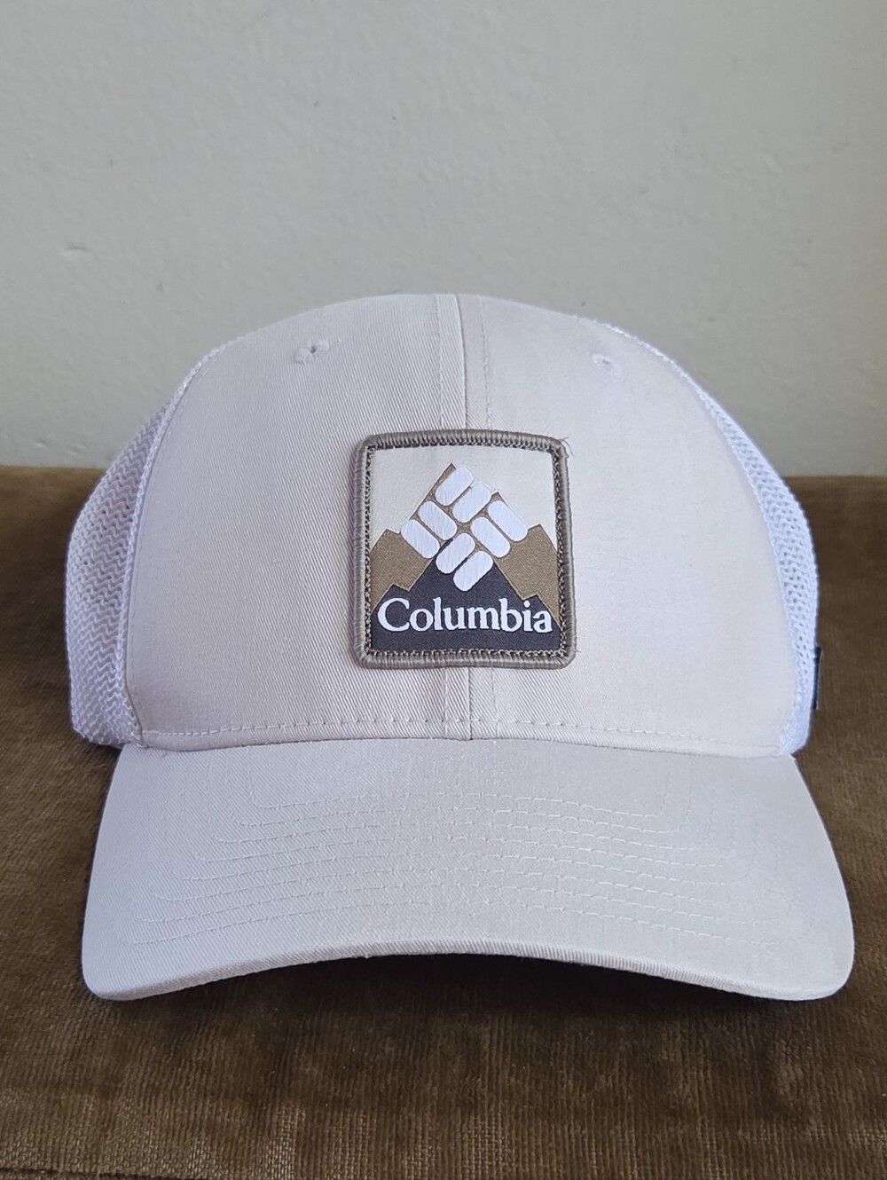Columbia Unisex Mountain Logo Patch Mesh Back Trucker Hat Cap Off White Size S/M